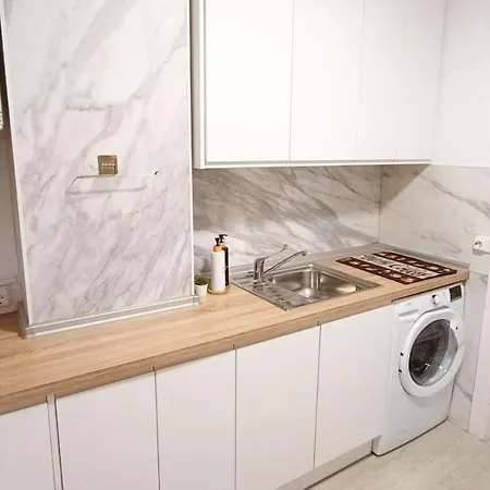 50 M From The With Private Parking Apartament